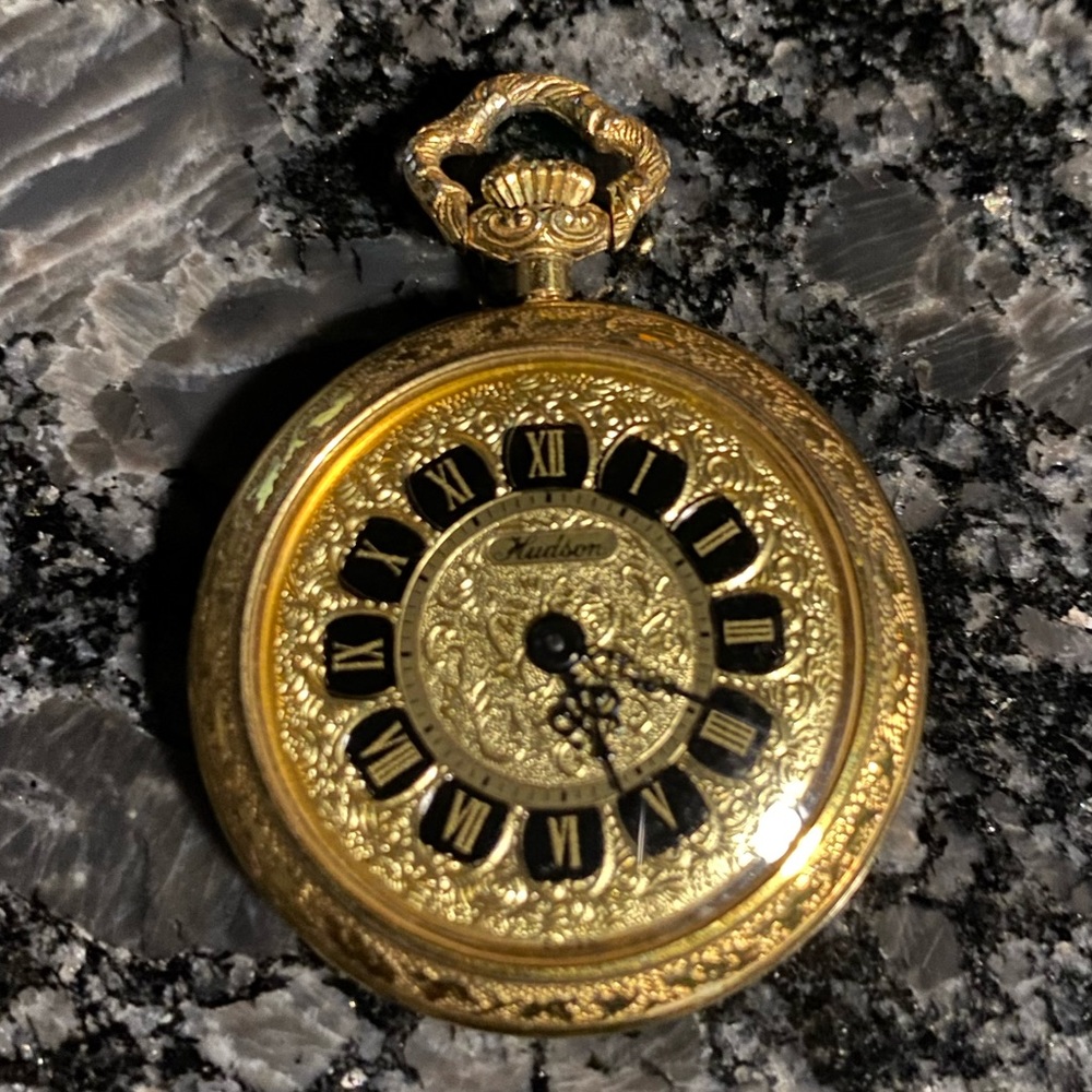 💐Vintage 1950’s women’s pocket watch